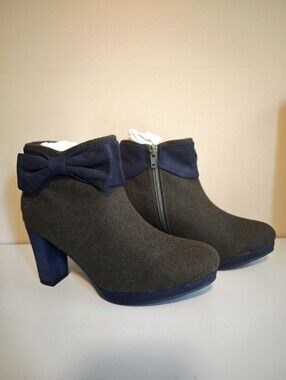 Brown and Navy Bow Accent Ankle Boots